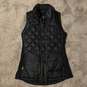 Lululemon down for it all vest NAVY